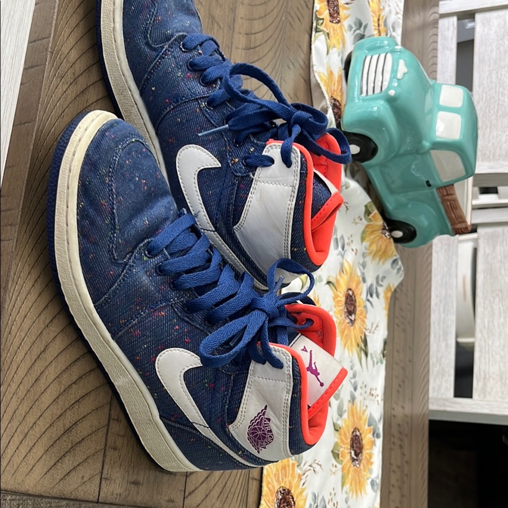 Nike Blue and White High-Top Sneakers-gently worn